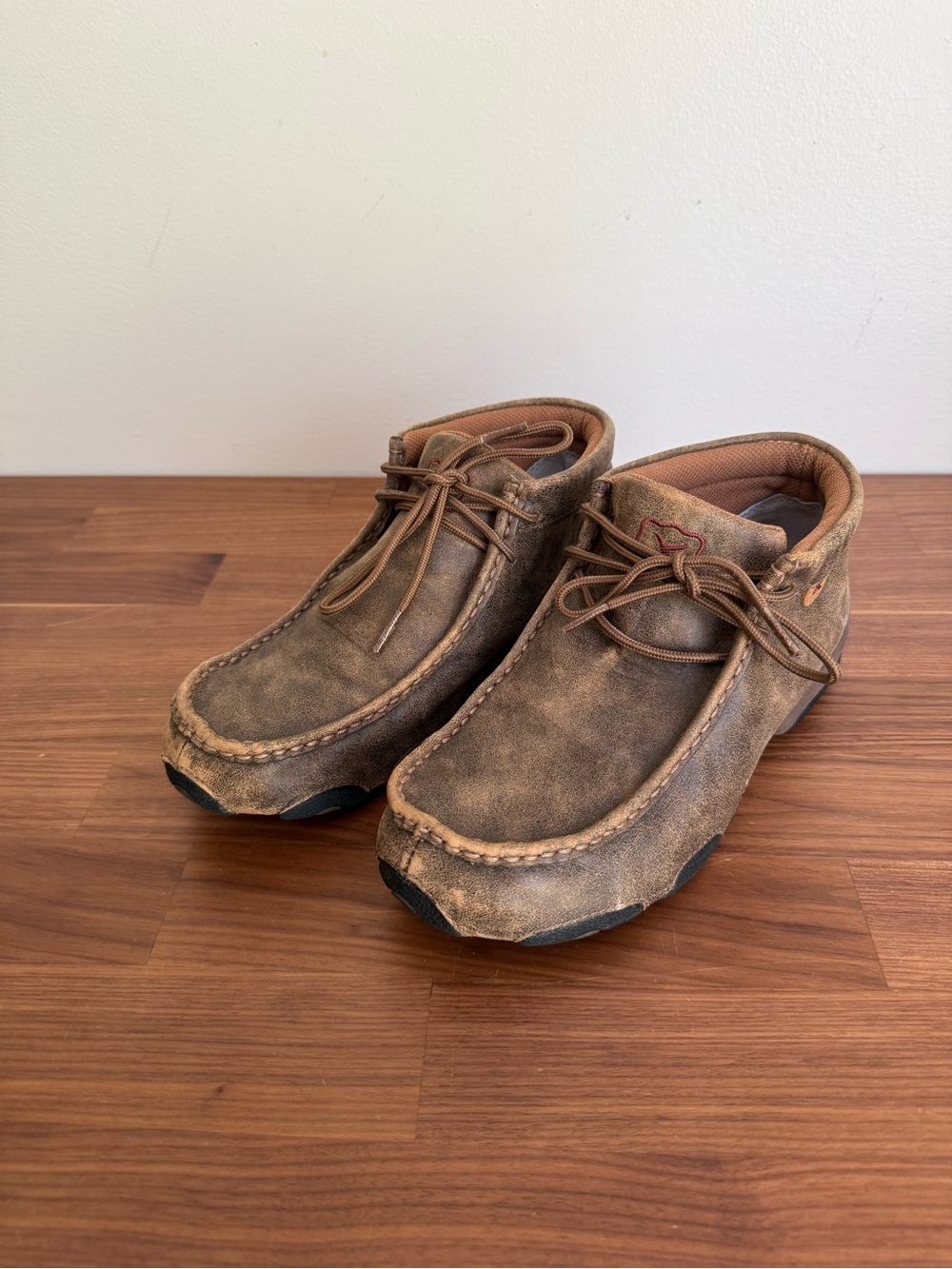 Twisted X Chukka Driving Leather Moccasin in Distressed Saddle Brown, sz 7.5 - Picture 3 of 15